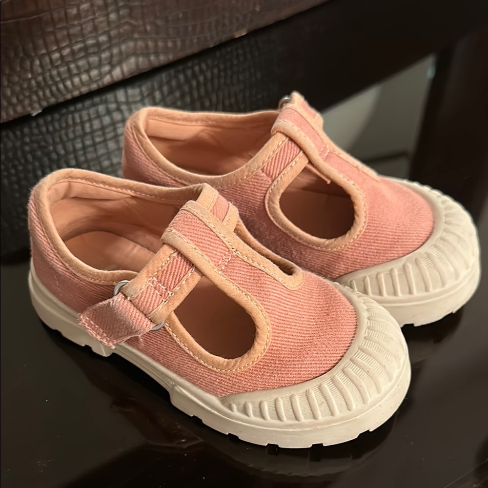 Zara Pink and White Sneakers with Velcro Closure size 7 (23 eu)